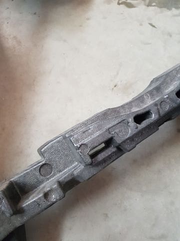 620937872R RENAULT Абсорбер (наполнитель) бампера переднего купить в Ирпень