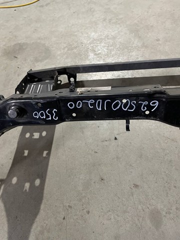 Кронштейн для радиатора 62500JD200 NISSAN