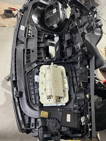 681002517R RENAULT купить в Ужгород