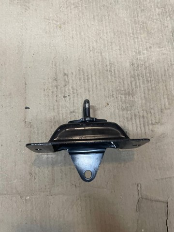 RENAULT 8200778368 Петля-зацеп (ответная часть) замка двери задней в наличии Каменское