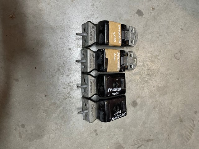 RENAULT 844000013R Петля двери задней (распашной)  в наличии Ровно
