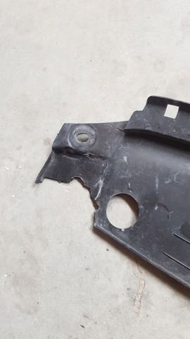 HYUNDAI 863521R000 Накладка диффузора радиатора верхняя в наличии Винница
