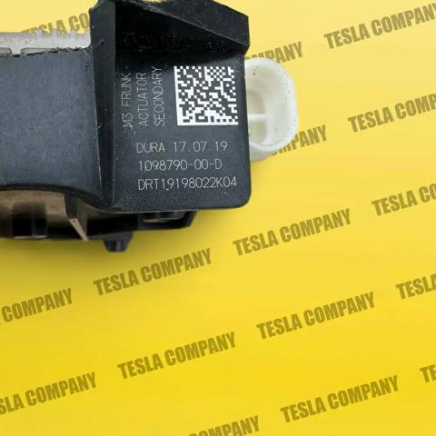 109879000D TESLA Трос открывания капота купить в Полтава