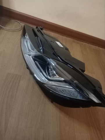 JAGUAR J9D313W030 Левая фара в наличии Ужгород