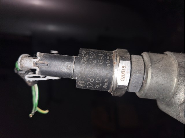 Датчик давления топлива 0281002527 BOSCH