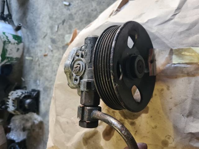 Насос рулевого управления 0K2KC32600 HYUNDAI