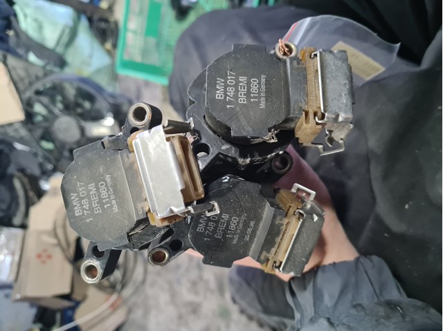 Катушка зажигания 1748017 BMW