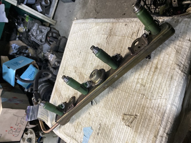 Форсунка впрыска топлива 2325022040 TOYOTA
