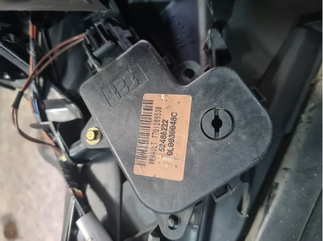 Моторчик заслонки печки 7701206538 RENAULT