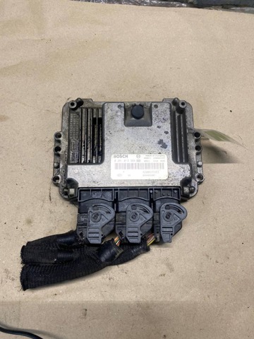 Мозги двигателя 8200635663 RENAULT
