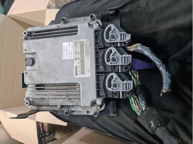 Компьютер двигателя 8200726880 RENAULT