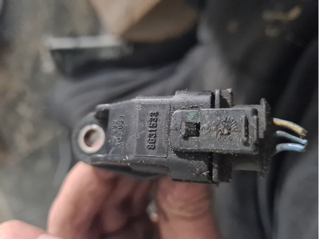VOLVO 8631533 Датчик положения распредвала в наличии Павлоград