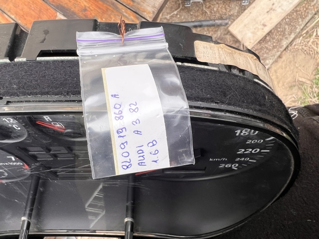 8L0919860A VAG Приборная доска (щиток приборов) купить в Черновцы