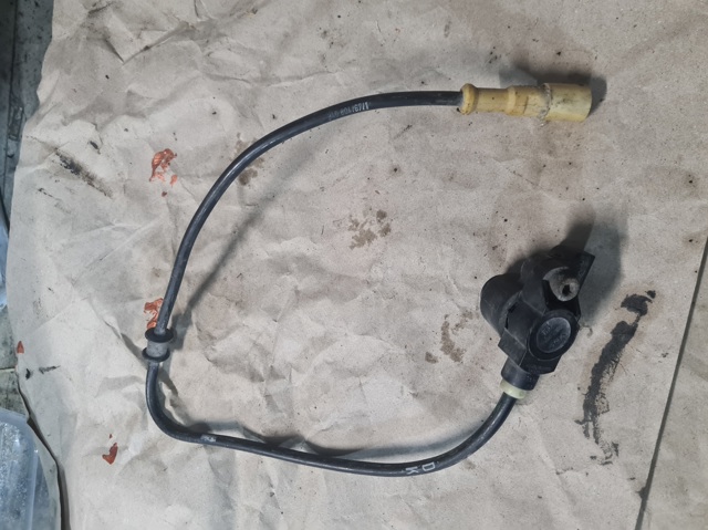 Передний датчик АБС Opel Corsa B