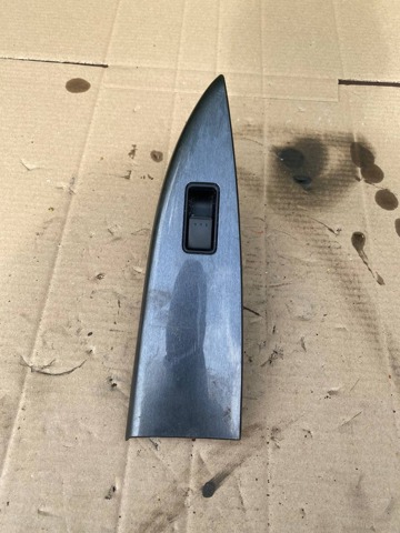 Кнопка стеклоподъемника передняя правая GP9A66370 MAZDA