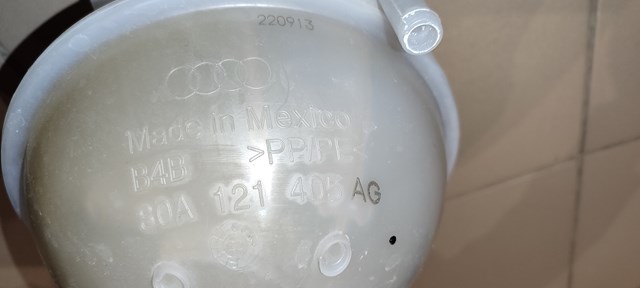 80A121405AG VAG Бачок системы охлаждения расширительный купить в Черновцы