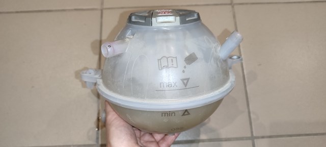 80A121405AG VAG Бачок системы охлаждения расширительный купить в Ужгород