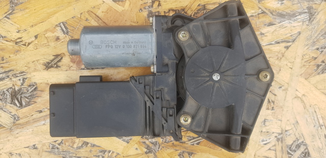 Мотор стеклоподъемника двери передней, правой 0130821694 BOSCH