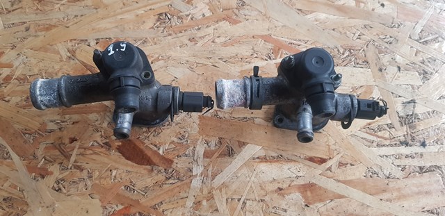 Фланец двигателя системы охлаждения Volkswagen Passat B5