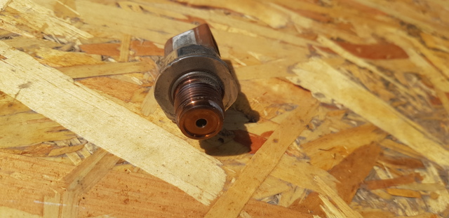 Датчик давления топлива 03L906051 VAG