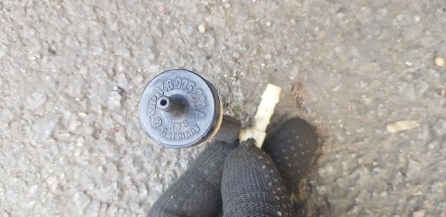 046905291A VAG Клапан обратный пневматический купить в Полтава