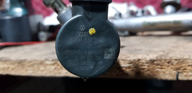 Регулятор давления в топливной рейке Audi A8 D3