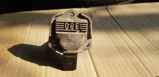 Датчик уровня масла двигателя Volkswagen Golf 6