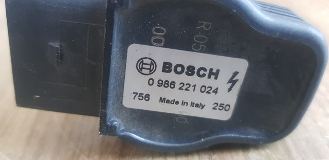 BOSCH 0986221024 Катушка зажигания в наличии Хмельницкий