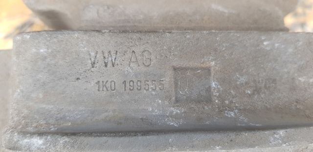 VAG 1K0199555Q Подушка (опора) двигателя левая в наличии Харьков
