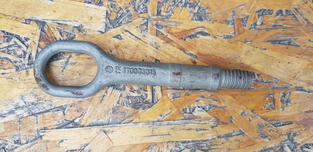 Крюк буксировочный 1T0805615 VAG