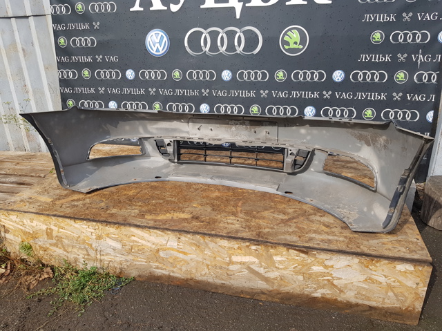 1Z0807221M VAG Передний бампер купить в Запорожье