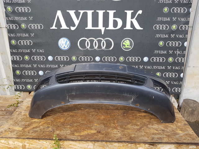 VAG 1Z0807221M Бампер передний в наличии Украина