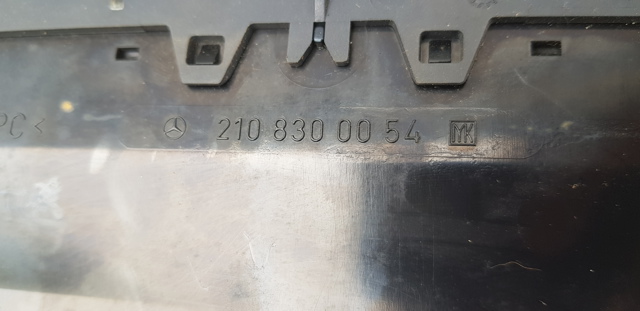 A2108300054 MERCEDES Решетка вентиляции салона на "торпедо" купить в Николаев