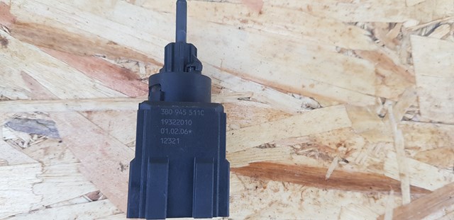 3B0945511C VAG Датчик включения стопсигнала купить в Ужгород