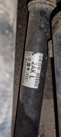 Полуось передняя, правая 3C0407272AK VAG