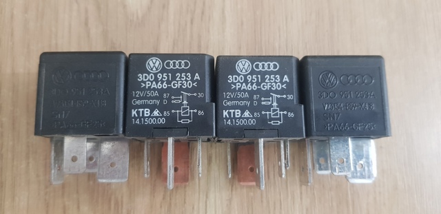 Реле поворотников Фольксваген Пассат B6