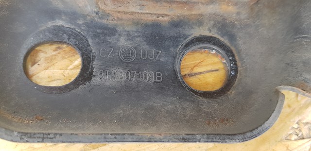 VAG 3T0807109B Усилитель переднего бампера в наличии Киев