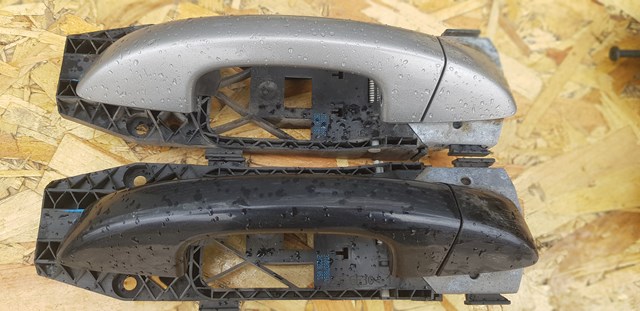 Держатель наружной ручки двери, передней правой 3T0837885C VAG