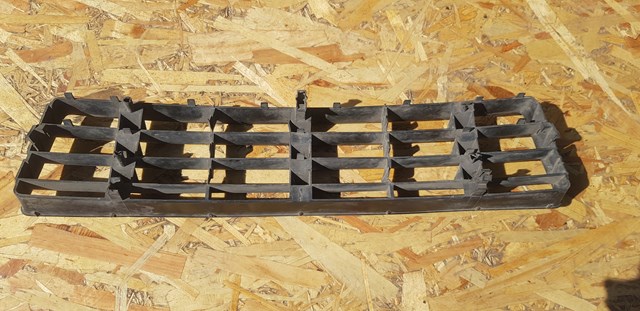 4B0807683F VAG Решетка бампера купить в Черновцы
