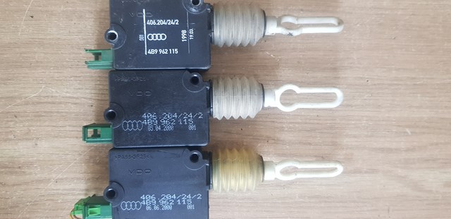 Мотор открытия замка багажника 4B9962115 VAG
