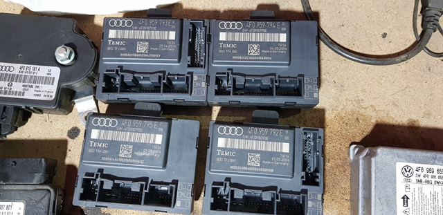 Блок комфорта задней двери 4F0959795E VAG
