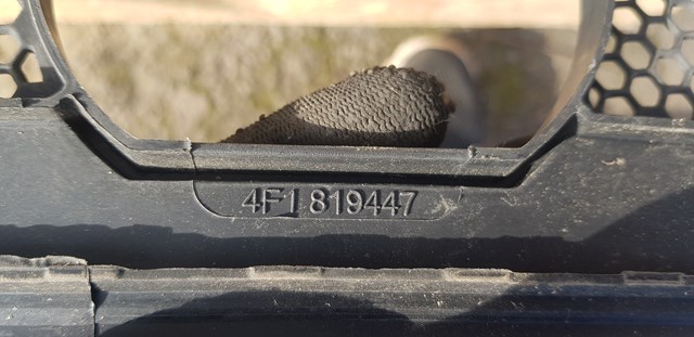 4F1819447 Решетка водостока лобового стекла левая/правая купить Николаев