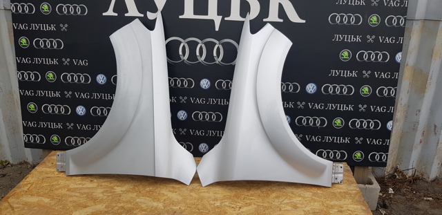 Крыло переднее правое 4L0821106 VAG