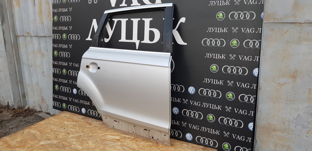 4L0833052 Дверь задняя правая купить Тернополь