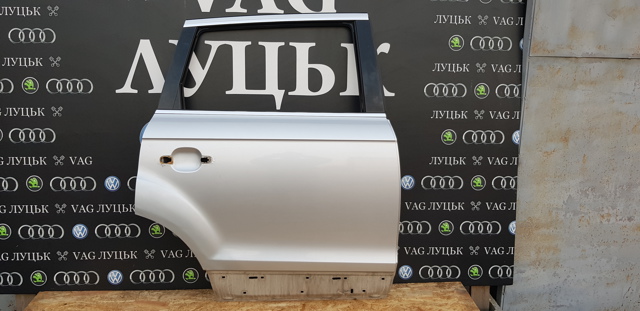 Дверь пассажирская задняя правая 4L0833052 VAG