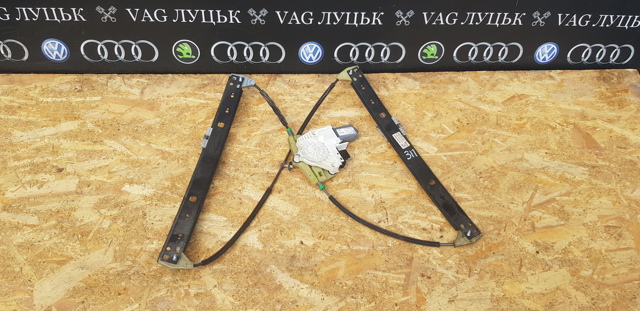 Стеклоподъемник задней правой двери 4L0839462A VAG