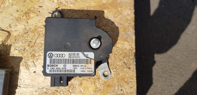 Реле контроля заряда АКБ 4L0915181 VAG