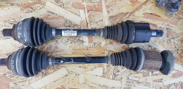 Вал привода, передний левый 5N0407763F VAG