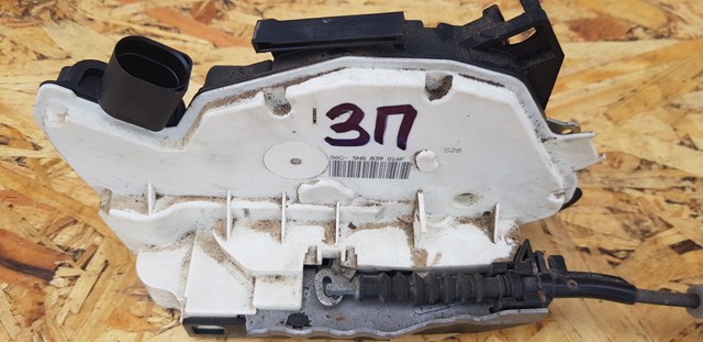 Замок двери задней правой 5N0839016F VAG