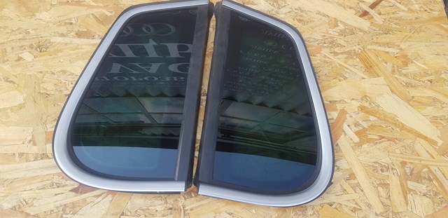 VAG 5N0845042S Стекло кузова (багажного отсека) правое в наличии Ирпень